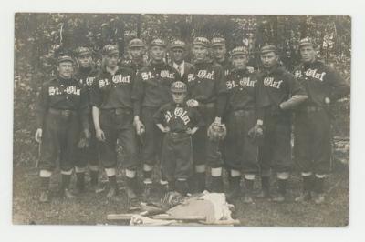 St. Olaf College baseball team in the woods postcard