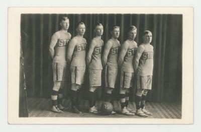 St. Olaf College Men's 1915 basketball team postcard