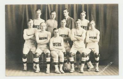 St. Olaf College men's basketball team postcard 