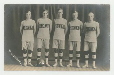 St. Olaf College 1912 basketball players postcard