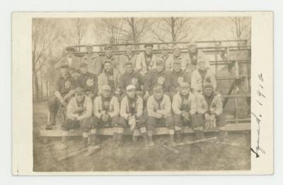St. Olaf College 1912 baseball squad postcard #1
