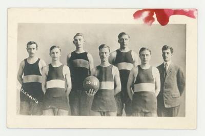 St. Olaf College men's basketball team postcard