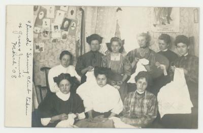 "Lundi" sewing club postcard