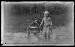 Flower vase and Thonny (258)