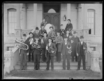 Brass band on front steps (500)