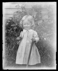 Osmond with ball and mallet (643)