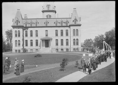 Alumni procession around the Main (1375)