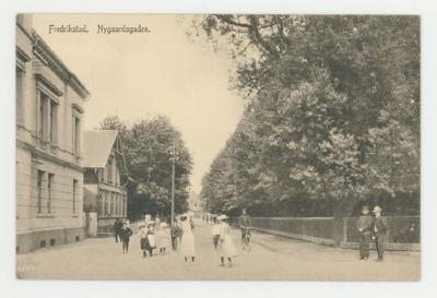 Fredrikstad. Nygaardsgaden postcard