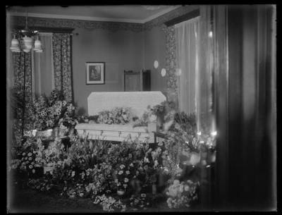 Flowers, Arthur Armstrong Jr.'s funeral (number one) (1687)