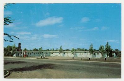 Hillcrest motel, Sauk Centre, Minnesota postcard