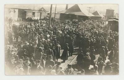 Northfield, Minnesota residents gathering for the arrival of Theodore Roosevelt postcard